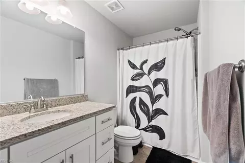 Bath - 1306 17th St, Chesapeake, VA 23324 photo 3 of 4