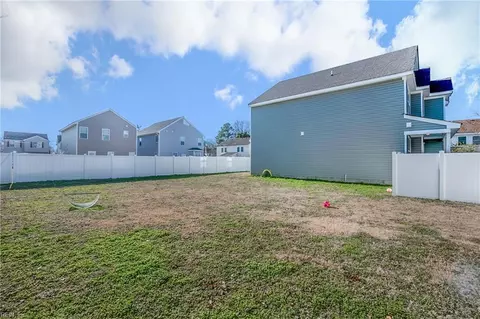 Exterior - 1306 17th St, Chesapeake, VA 23324 photo 8 of 8