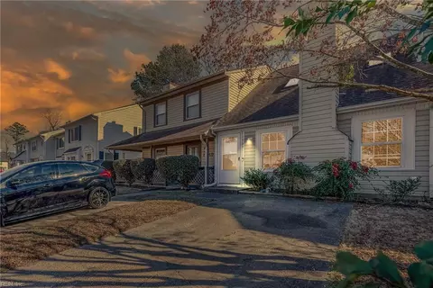 1947 Woodgate Arch, Chesapeake, VA 23320