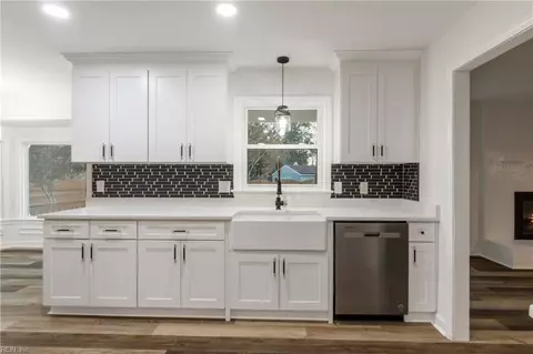 1396 Dunstan Ln, Virginia Beach, VA 23455