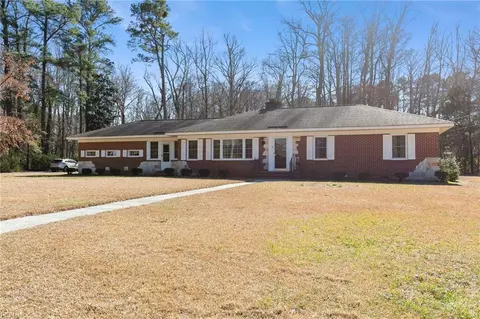 1722 Colonial Ave, Suffolk, VA 23434