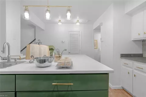 Kitchen - 382 Kinsmen Way, Hampton, VA 23666 photo 9 of 10