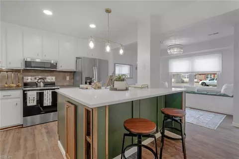 Kitchen - 382 Kinsmen Way, Hampton, VA 23666 photo 4 of 10
