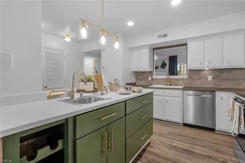 Kitchen - 382 Kinsmen Way, Hampton, VA 23666 photo 2 of 10