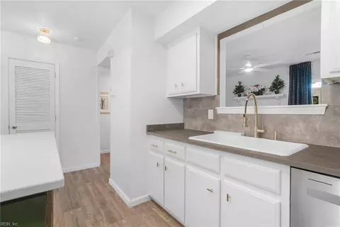 Kitchen - 382 Kinsmen Way, Hampton, VA 23666 photo 8 of 10