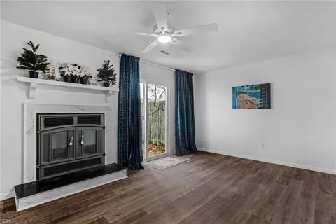 Living - 382 Kinsmen Way, Hampton, VA 23666 photo 1 of 3