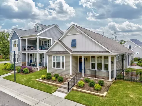 104 Creek Ln, Suffolk, VA 23435