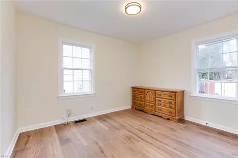 Bedroom - 27 Clayton Drive Dr, Hampton, VA 23669 photo 3 of 4