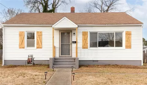 27 Clayton Drive Dr, Hampton, VA 23669