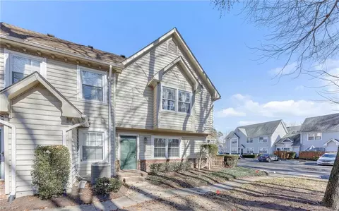 321 Wimbledon Chse Chase #A, Chesapeake, VA 23320