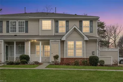 104 Grant Ct, Yorktown, VA 23692