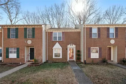1060 Still Harbor Cir, Chesapeake, VA 23320