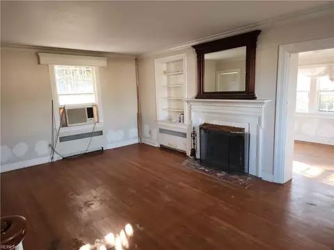 Living - 1419 Queen St, Hampton, VA 23669 photo 1 of 3