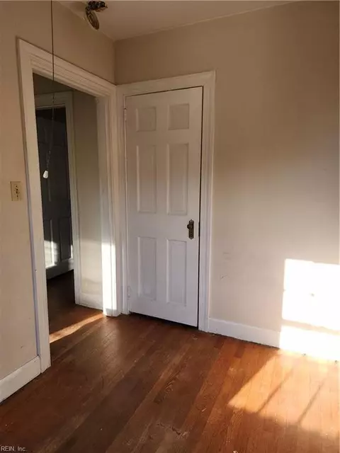 Bedroom - 1419 Queen St, Hampton, VA 23669 photo 1 of 4