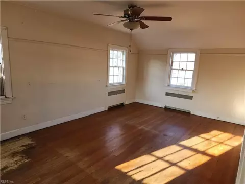 Bedroom - 1419 Queen St, Hampton, VA 23669 photo 3 of 4
