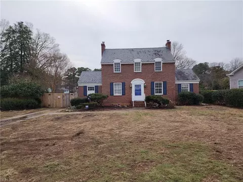 1419 Queen St, Hampton, VA 23669