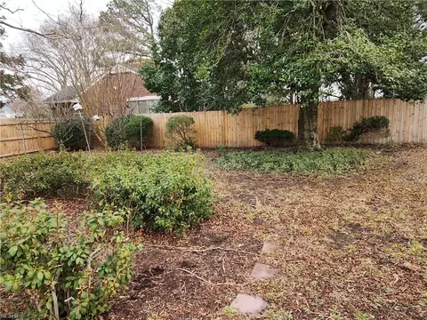 Exterior - 1419 Queen St, Hampton, VA 23669 photo 7 of 8