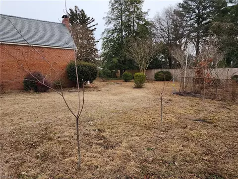 Exterior - 1419 Queen St, Hampton, VA 23669 photo 6 of 8