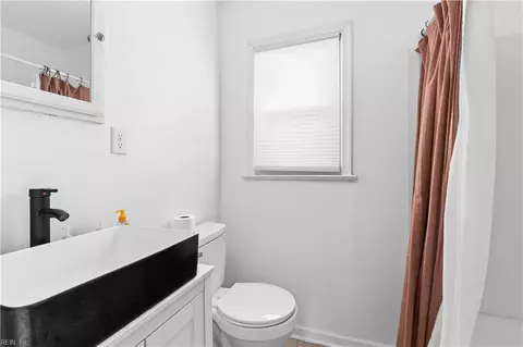Bath - 823 Burton St, Hampton, VA 23666 photo 2 of 2