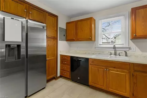 416 Alleghany Rd, Hampton, VA 23661 photo 13