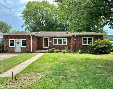 24 Whittier Ave, Newport News, VA 23606