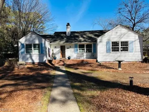 4616 Kemp Dr, Portsmouth, VA 23703