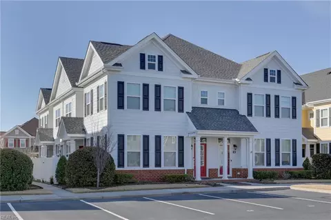 512 Atamasco St, Chesapeake, VA 23323