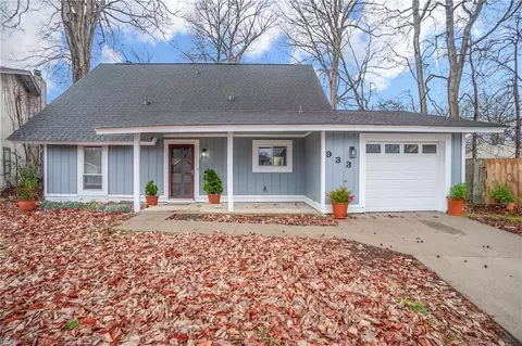933 Joshua Dr, Virginia Beach, VA 23462