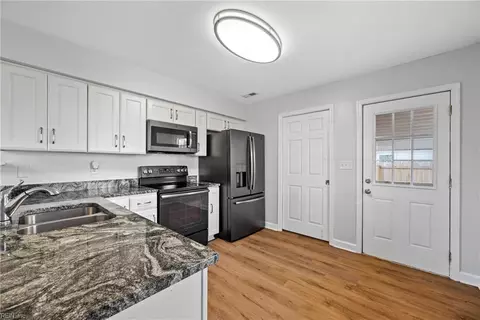 531 Price St, Hampton, VA 23663