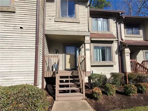 108 Inland View Dr, Newport News, VA 23603