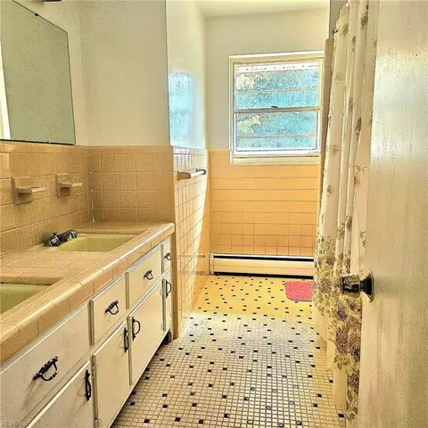 Bath - 5616 River Bluff Dr, Suffolk, VA 23435 photo 1 of 3