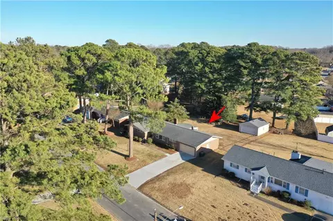 View/Area - 5616 River Bluff Dr, Suffolk, VA 23435 photo 3 of 11