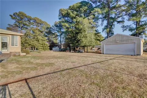 Exterior - 5616 River Bluff Dr, Suffolk, VA 23435 photo 2 of 6