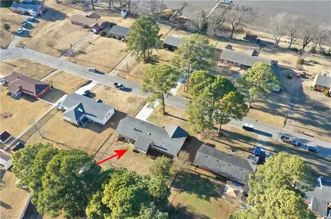 View/Area - 5616 River Bluff Dr, Suffolk, VA 23435 photo 10 of 11