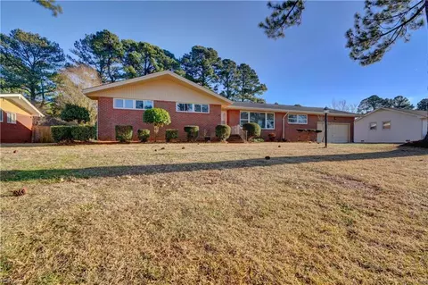 Exterior - 5616 River Bluff Dr, Suffolk, VA 23435 photo 5 of 6