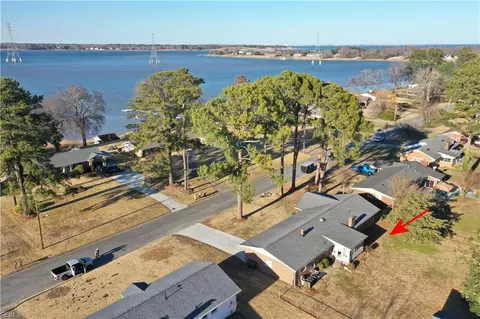 View/Area - 5616 River Bluff Dr, Suffolk, VA 23435 photo 1 of 11
