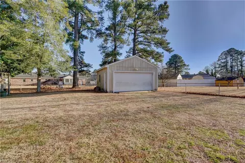 Exterior - 5616 River Bluff Dr, Suffolk, VA 23435 photo 6 of 6