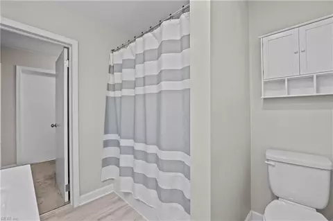 Bath - 1611 Briarfield Rd, Hampton, VA 23661 photo 2 of 2