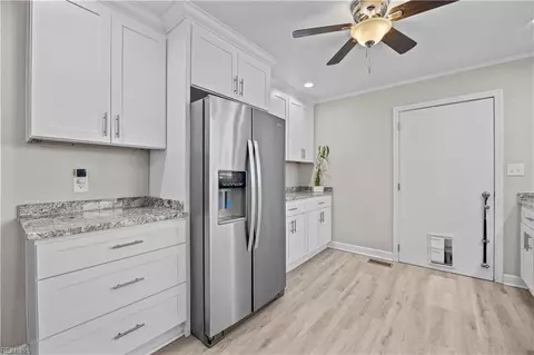 Entry Way - 1611 Briarfield Rd, Hampton, VA 23661 photo 2 of 2
