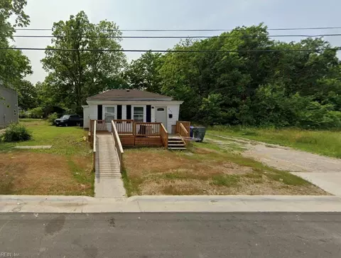 227 N 5th St, Suffolk, VA 23434