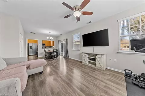 1416 Titchfield Dr, Chesapeake, VA 23320