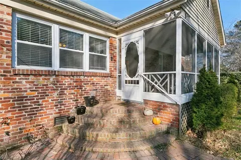 817 E Little Back River Rd, Hampton, VA 23669 photo 6