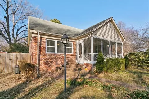 817 E Little Back River Rd, Hampton, VA 23669 photo 3