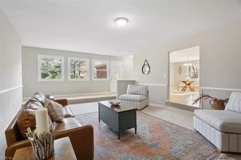 Living - 209 Harris Creek Rd, Hampton, VA 23669 photo 4 of 6
