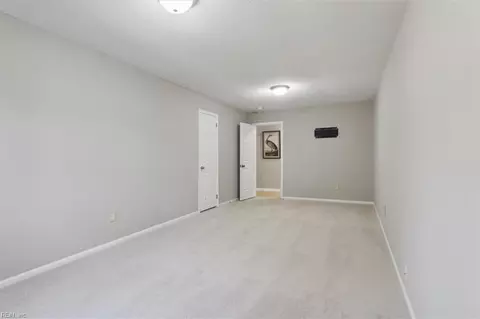 Bedroom - 209 Harris Creek Rd, Hampton, VA 23669 photo 2 of 10