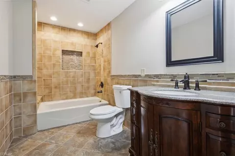 Bath - 209 Harris Creek Rd, Hampton, VA 23669 photo 2 of 5