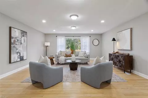 209 Harris Creek Rd, Hampton, VA 23669
