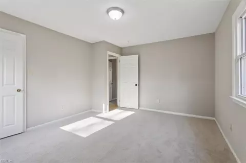 Bedroom - 209 Harris Creek Rd, Hampton, VA 23669 photo 4 of 10