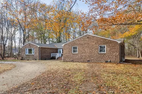 Exterior - 209 Harris Creek Rd, Hampton, VA 23669 photo 3 of 8