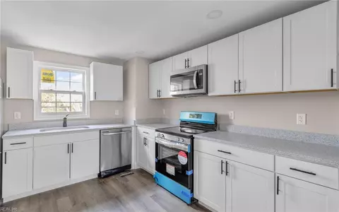 702 Adams St, Suffolk, VA 23434